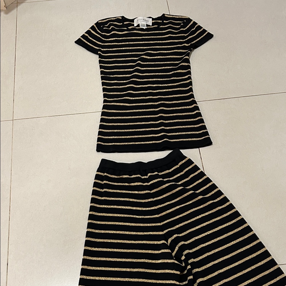 Vintage Adrienne Vittadini Sport two piece set 

Size small

Pristine condition